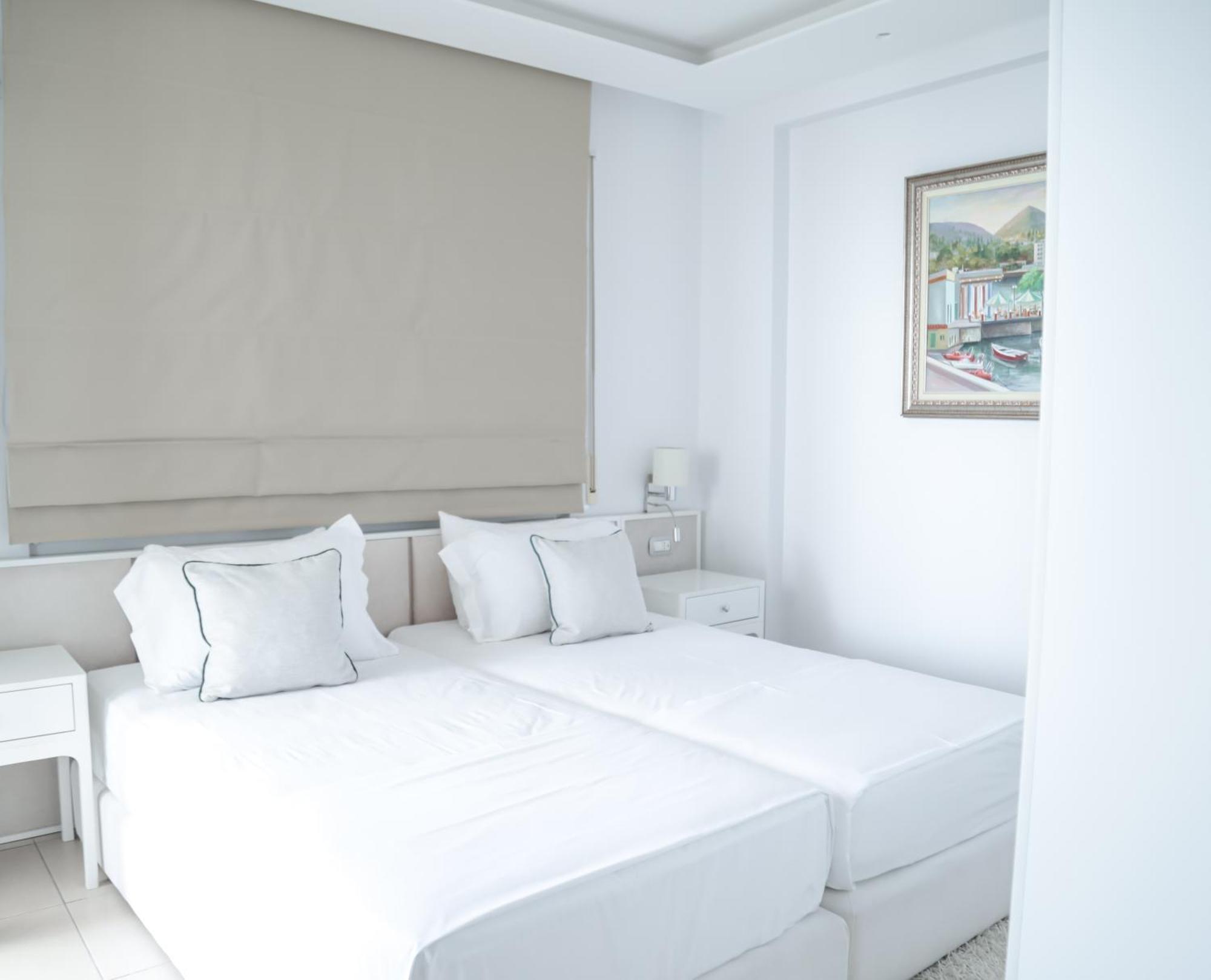 Limani Deluxe Apartments Sarandë Buitenkant foto