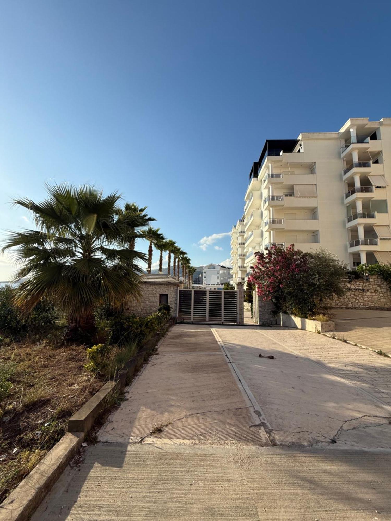 Limani Deluxe Apartments Sarandë Buitenkant foto