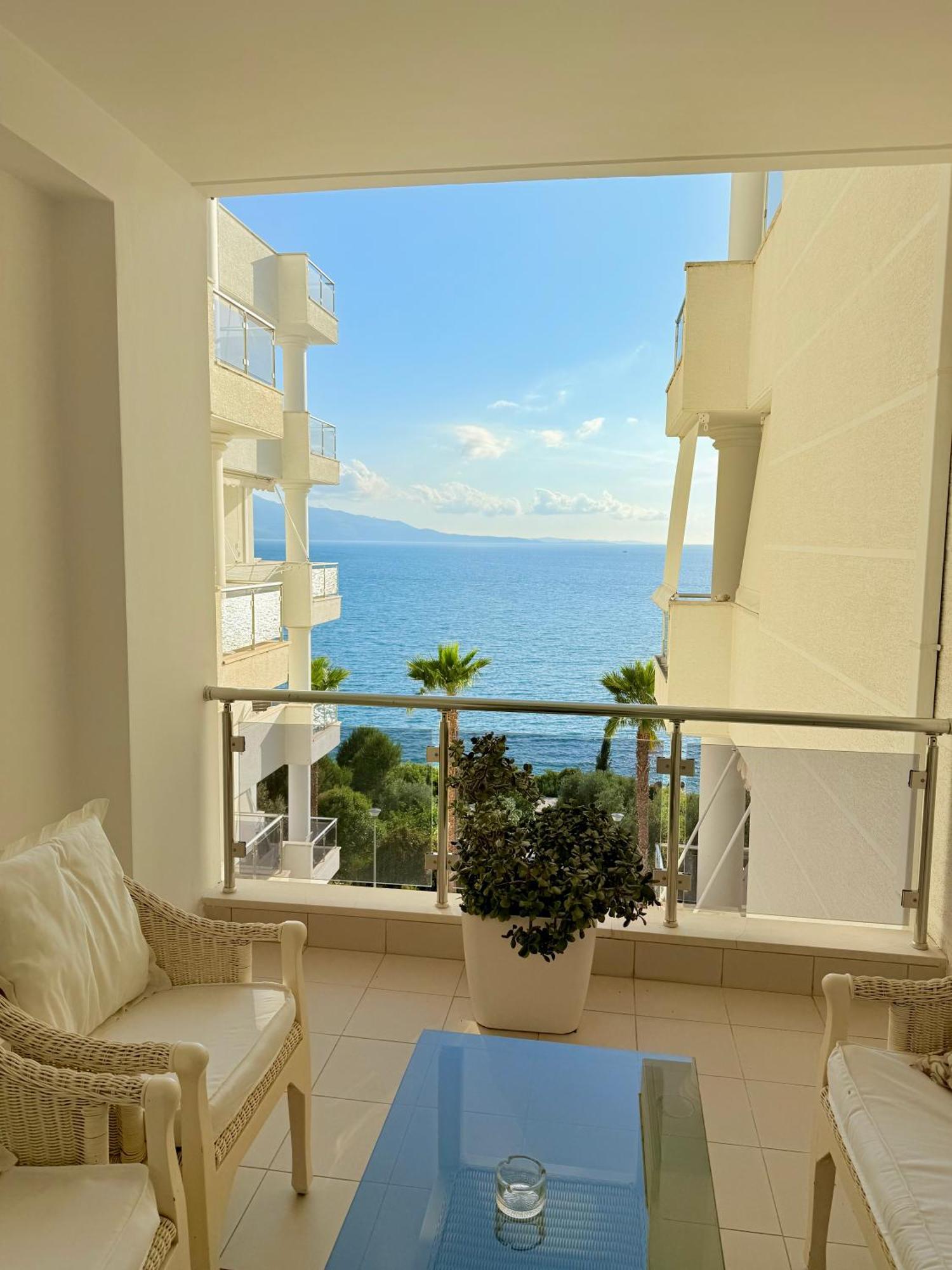 Limani Deluxe Apartments Sarandë Buitenkant foto