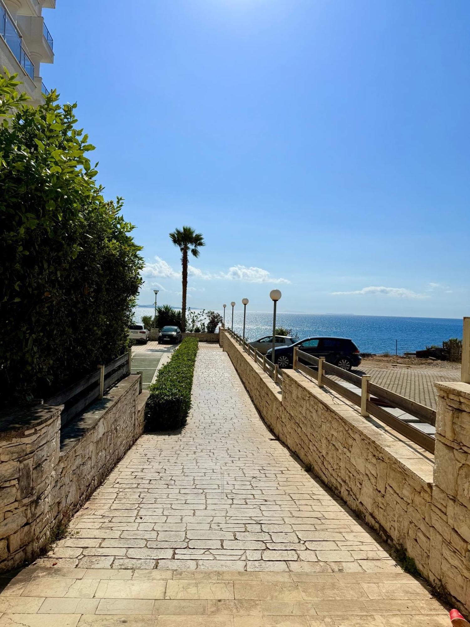 Limani Deluxe Apartments Sarandë Buitenkant foto